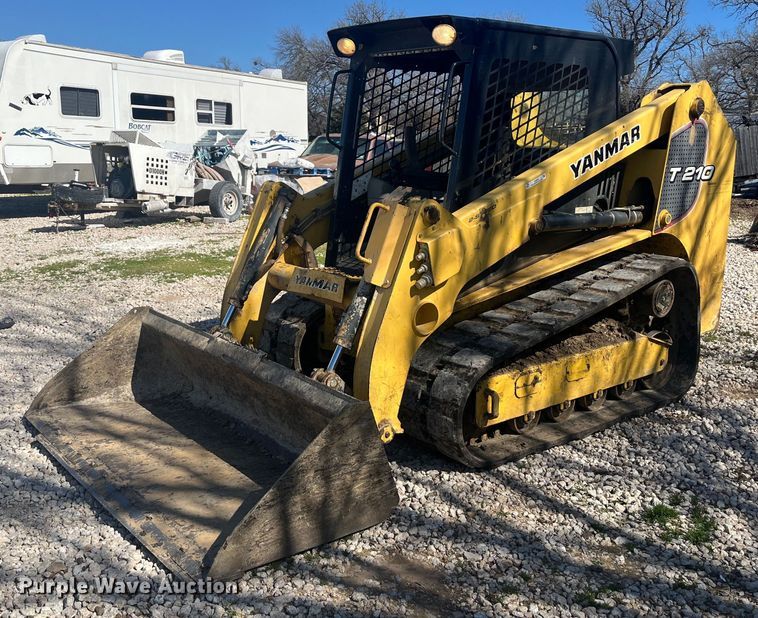 Yanmar T210 tracked skid steer loader - EI0695