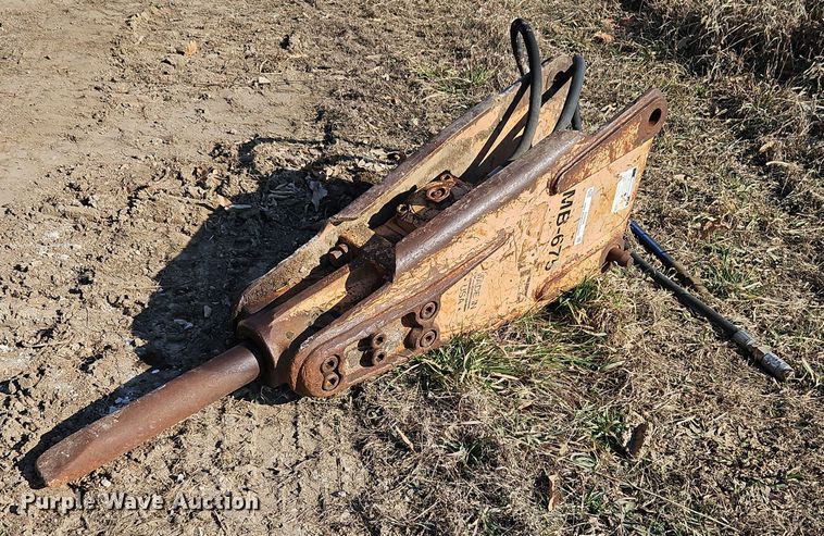 Stanley MB-675 breaker - EI3566