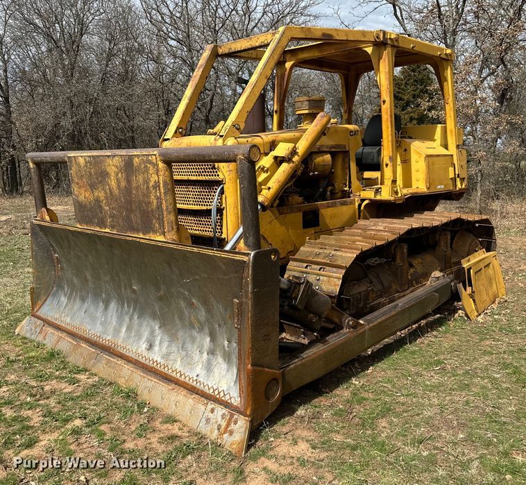 1977 Caterpillar  D6D dozer - EJ0284