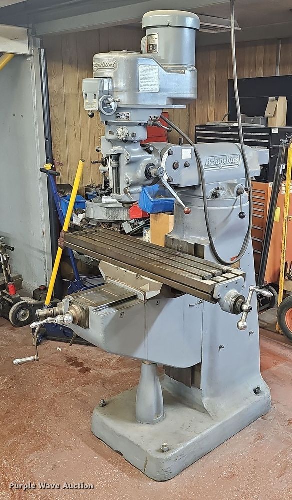 1979 Bridgeport  milling machine - EJ6116