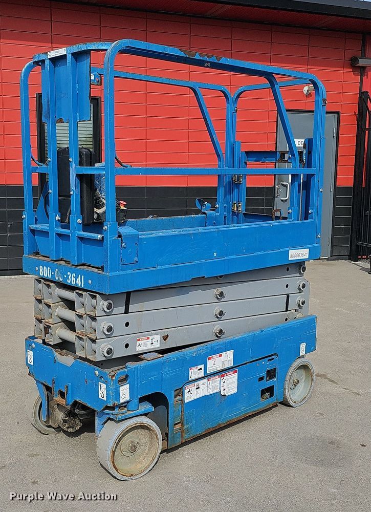 Genie 1930 scissor lift - IO9862