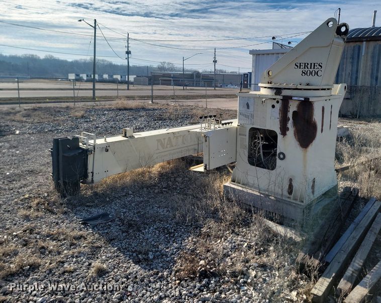 National Crane Corporation  Series 800C truck mounted crane - LA9683