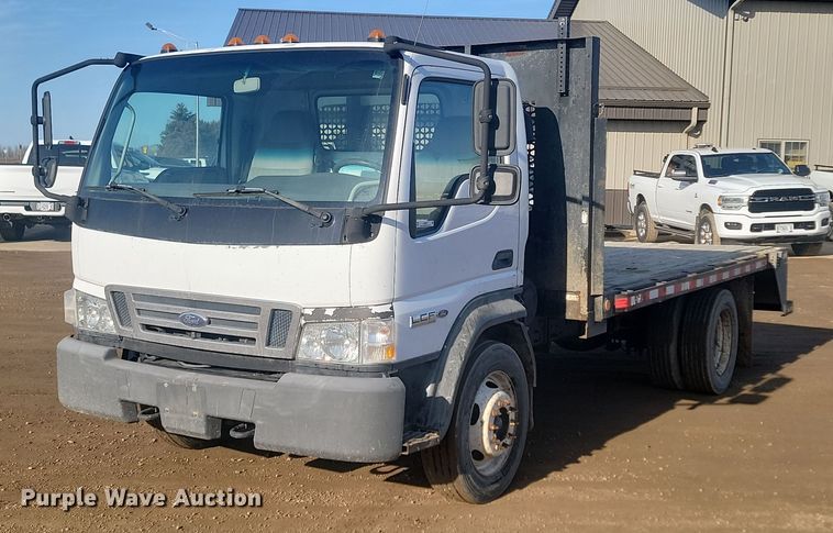 2006 Ford  LCF  flatbed truck - LA9687