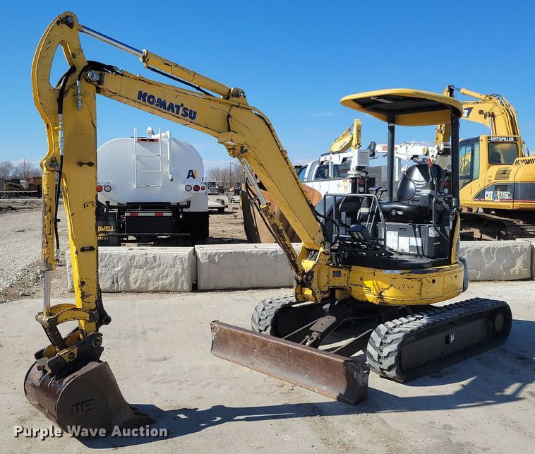 2008 Komatsu PC35MR-2 mini excavator - LC9837