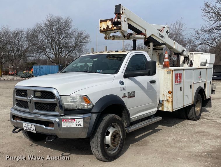 2016 Dodge Ram 5500HD bucket truck - LV9993