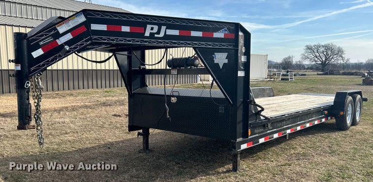 2018 PJ Trailers tilt deck equipment trailer - NB9329