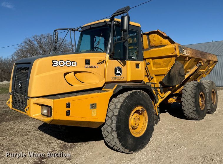 2014 John Deere 300D Series II haul truck - NF9367