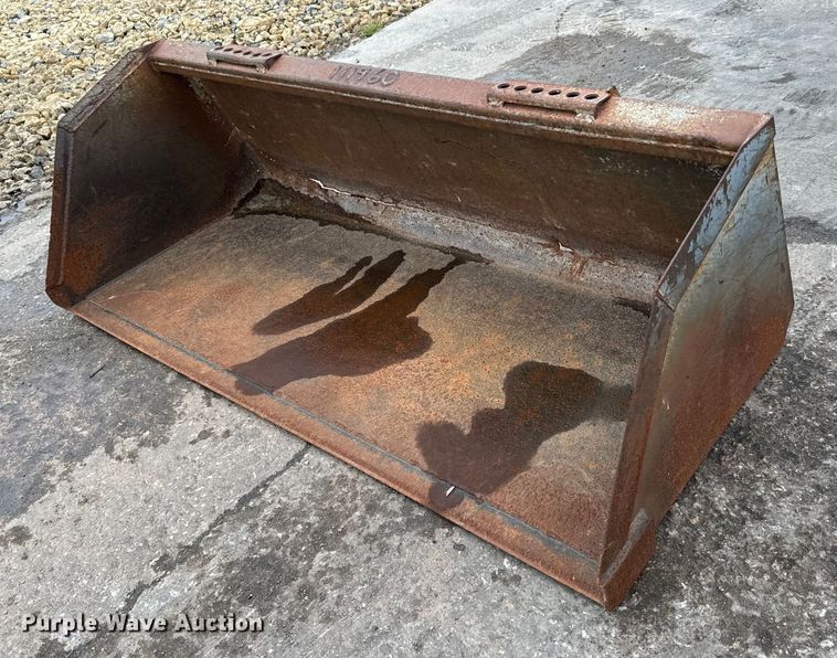 Melroe skid steer bucket - NU9495