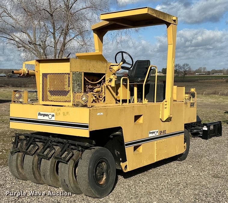 1993 Ferguson SP-912 pneumatic roller - OM9870