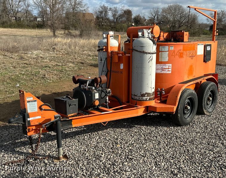 1999 Crafco  E-Z Pour 200P pothole patcher - OM9871