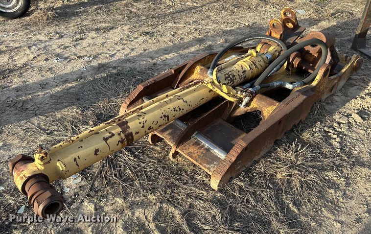 Excavator hydraulic thumb - OM9934