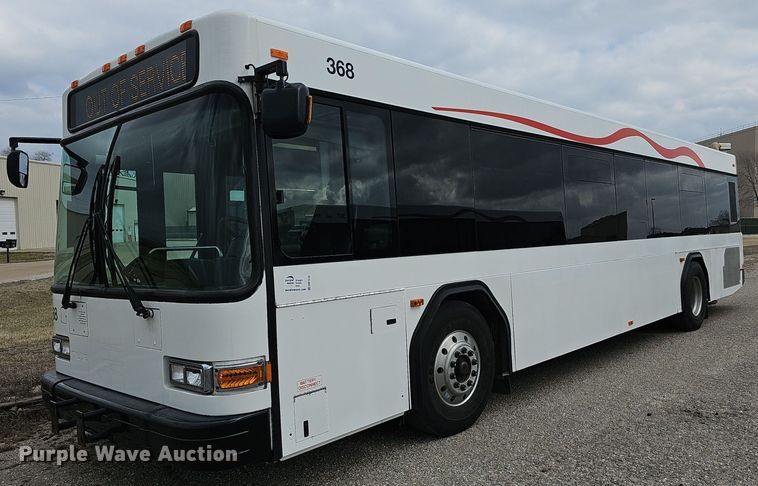 2011 Gillig G27B102N4 transit bus - DM1518