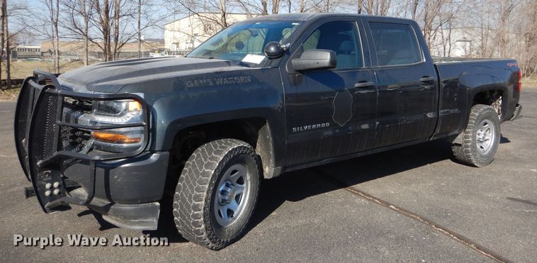 2018 Chevy  Silverado 1500 Crew Cab pickup truck - DM1519
