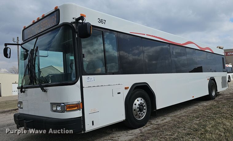 2011 Gillig G27B102N4 transit bus - DM1522