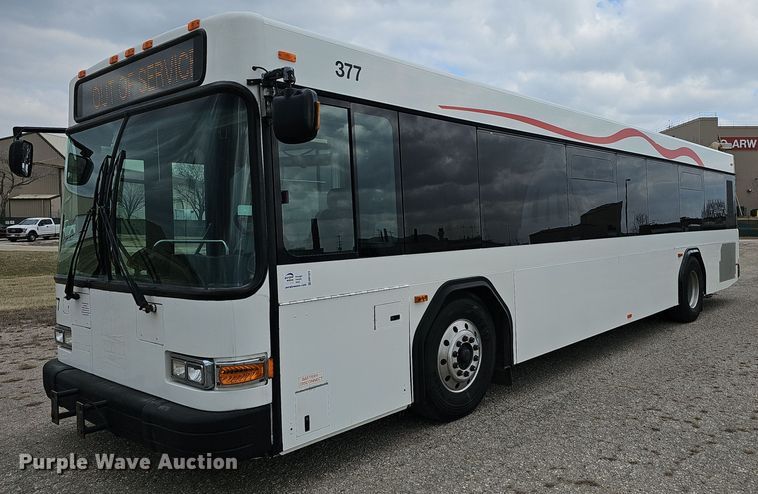 2011 Gillig  G27B102N4 transit bus - DM1523