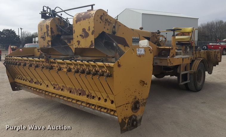 Etnyre chip spreader - DP2702