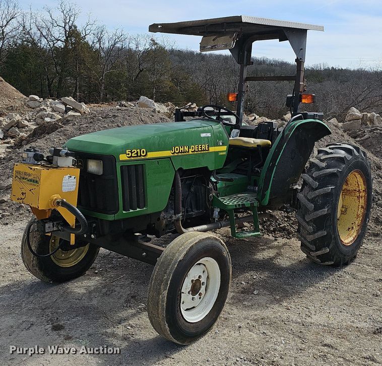 1998 John Deere 5210 tractor - EJ5996