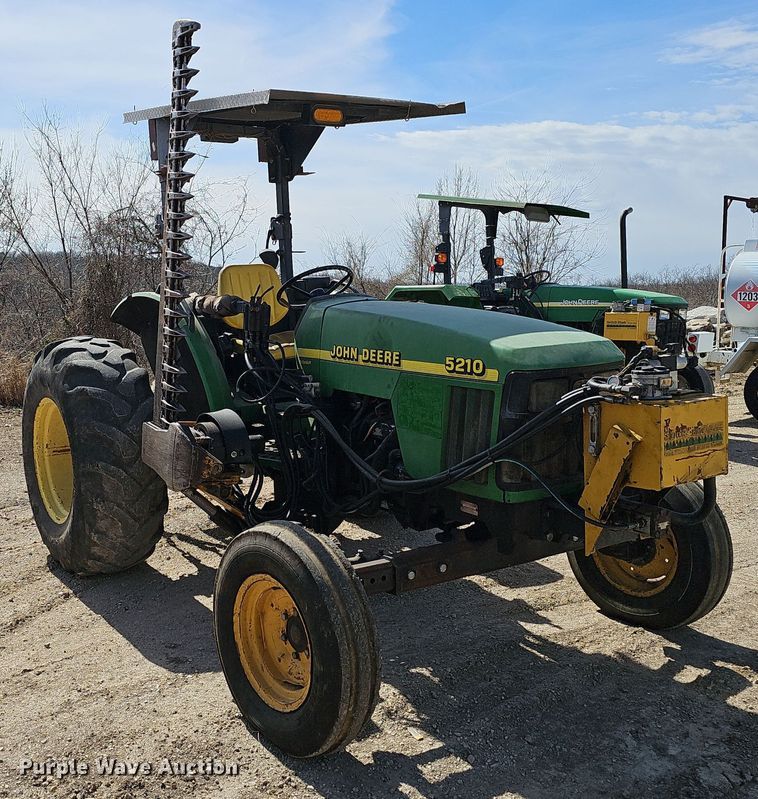 1998 John Deere 5210 tractor - EJ5998