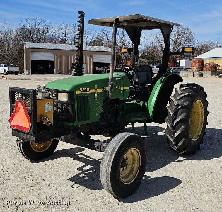 2001 John Deere 5210 tractor - EJ6000