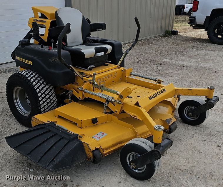 Hustler Super Z Hyperdrive ZTR lawn mower - EK5561
