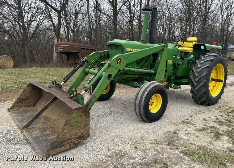 1972 John Deere 4320 tractor - EH6567
