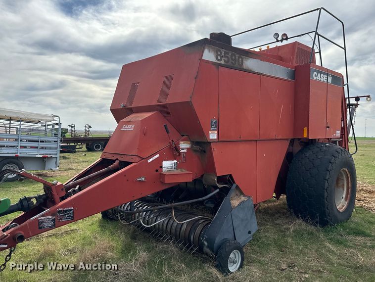 Case 8590 large square baler - EJ0314