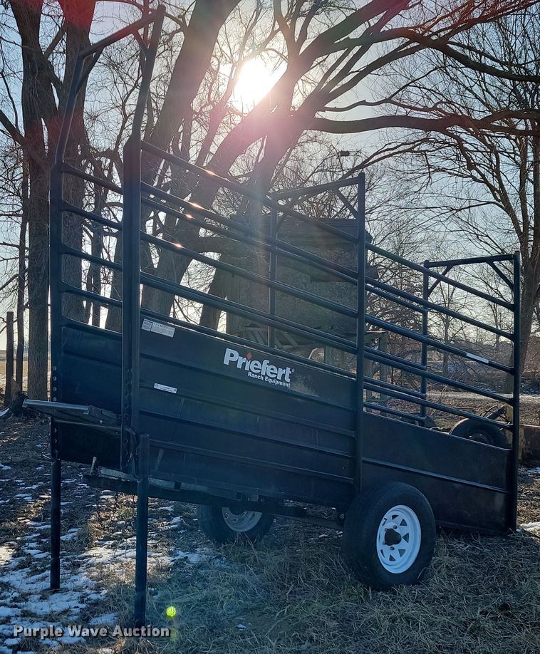 Priefert livestock loading chute - LD9099