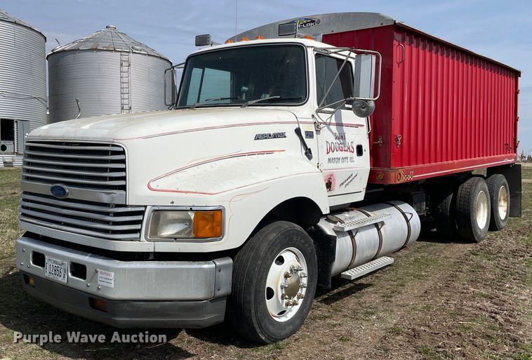 1994 Ford  LTL9000 Aeromax  grain truck - LW9019