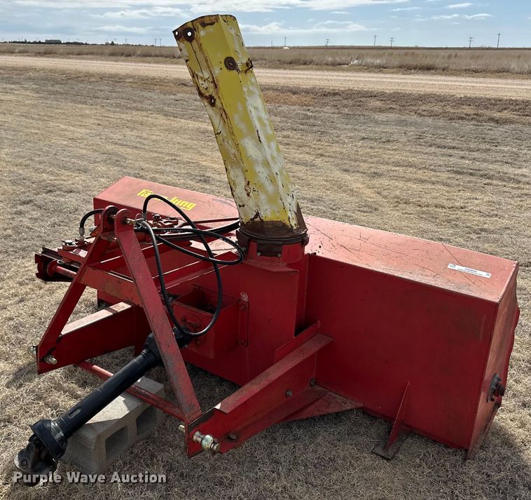 Farm King snow blower - OA9699