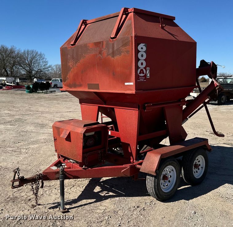 Feed Train 600A grain cart - OJ9653