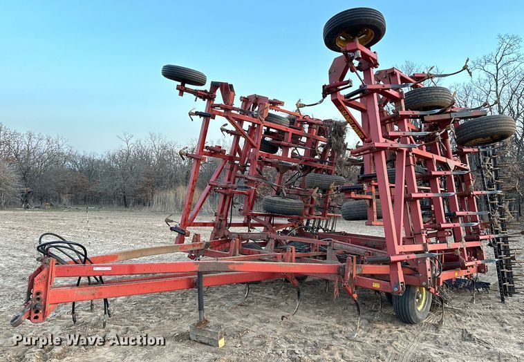 Sunflower  5452 field cultivator - OM9905