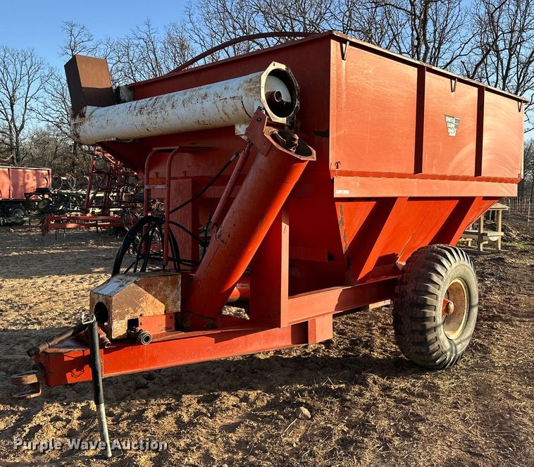 United Farm Tools grain cart - OM9911