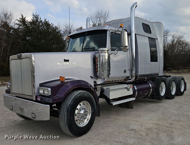 2000 Western Star 4900E semi truck - EI3609