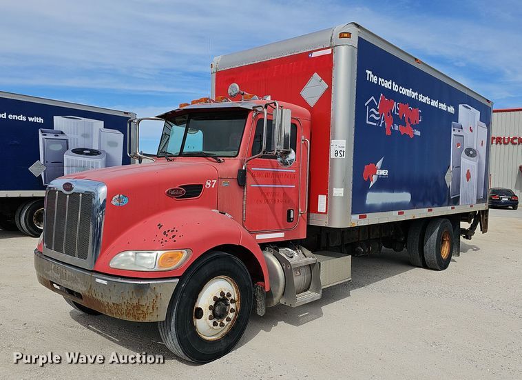2009 Peterbilt  PB335 box truck - EJ6026