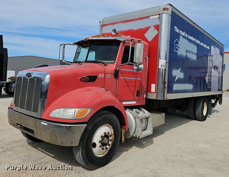 2009 Peterbilt  PB335 box truck - EJ6027