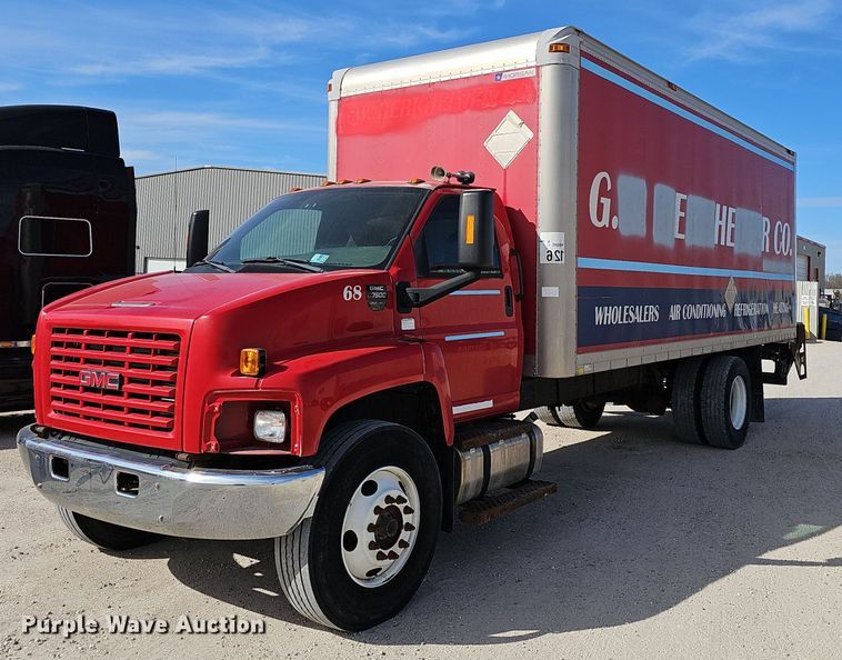 2007 GMC 7500 box truck - EJ6042