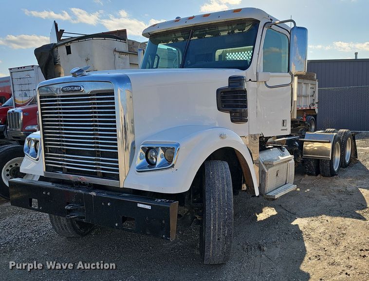 2012 Freightliner  Coronado SD122 semi truck - EJ6046