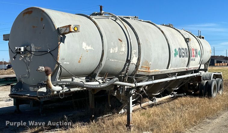 1969 Butler pneumatic dry bulk trailer - NO9372