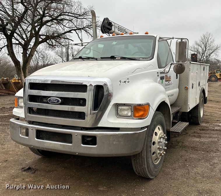 2005 Ford  F750 utility / service truck - NT9008