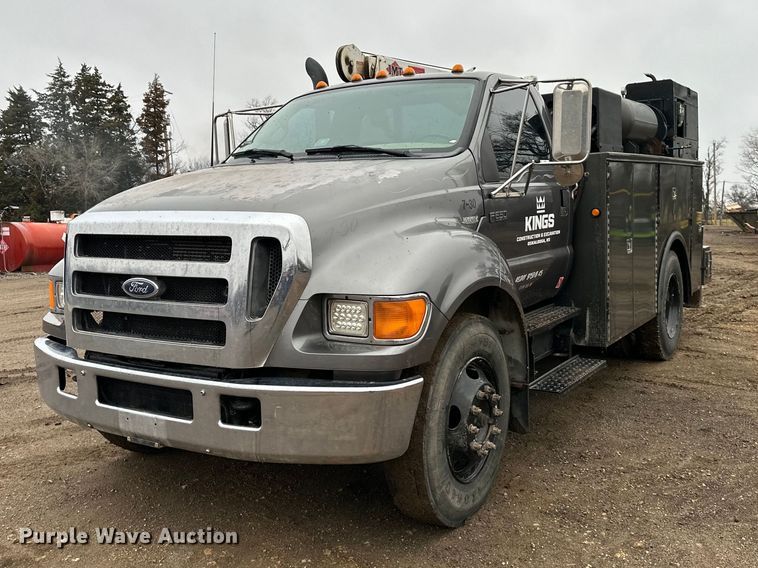 2005 Ford F650 utility / service truck - NT9010