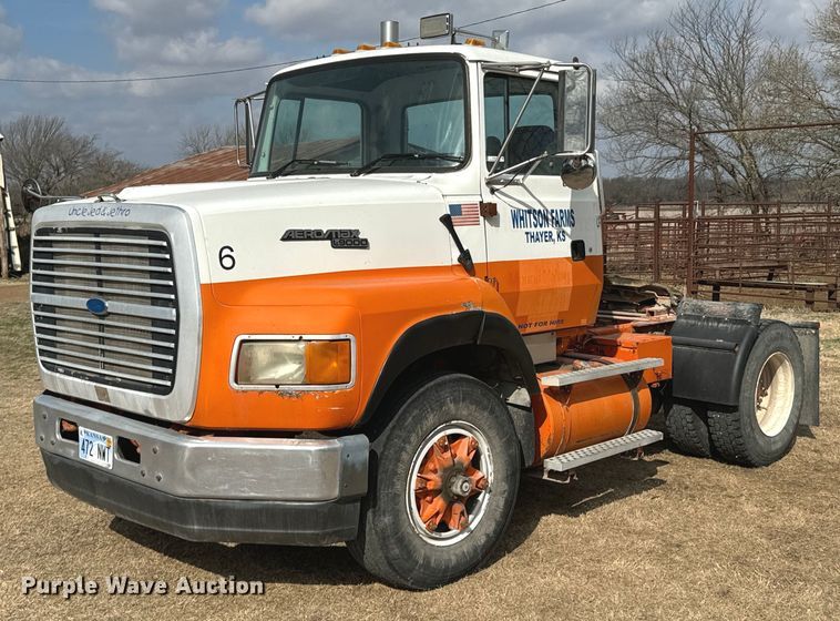 1996 Ford L9000 Aeromax semi truck - OJ9674