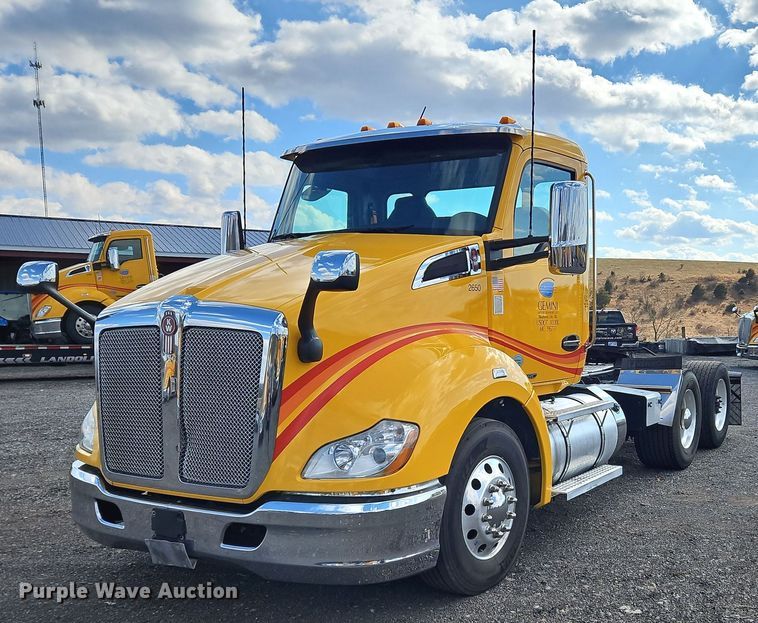 2020 Kenworth  T680  semi truck - OK9796