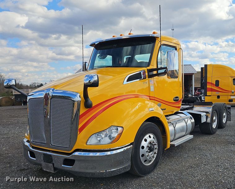 2020 Kenworth  T680  semi truck - OK9797