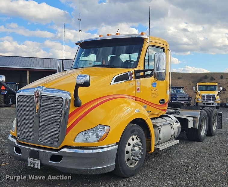 2020 Kenworth  T680 semi truck - OK9809