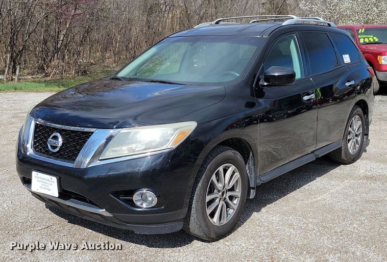 2015 Nissan Pathfinder SUV - DK4218