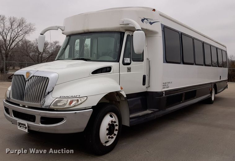 2013 International  Starcraft shuttle bus - DP2705