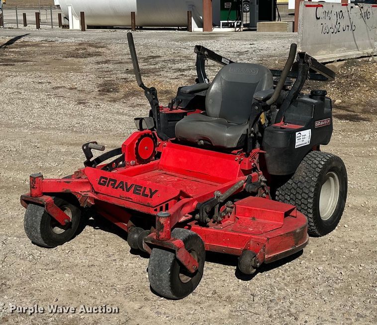 Gravely  Pro-Turn  ZTR lawn mower - DQ6411