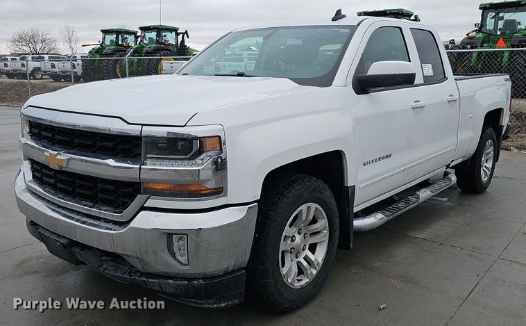 2018 Chevrolet Silverado 1500 LT Double Cab pickup truck - DQ8573