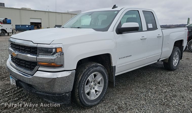 2017 Chevrolet Silverado 1500 LT Double Cab pickup truck - DQ8574