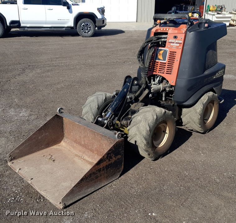 2008 Ditch Witch R300 compact utility loader - DV9901